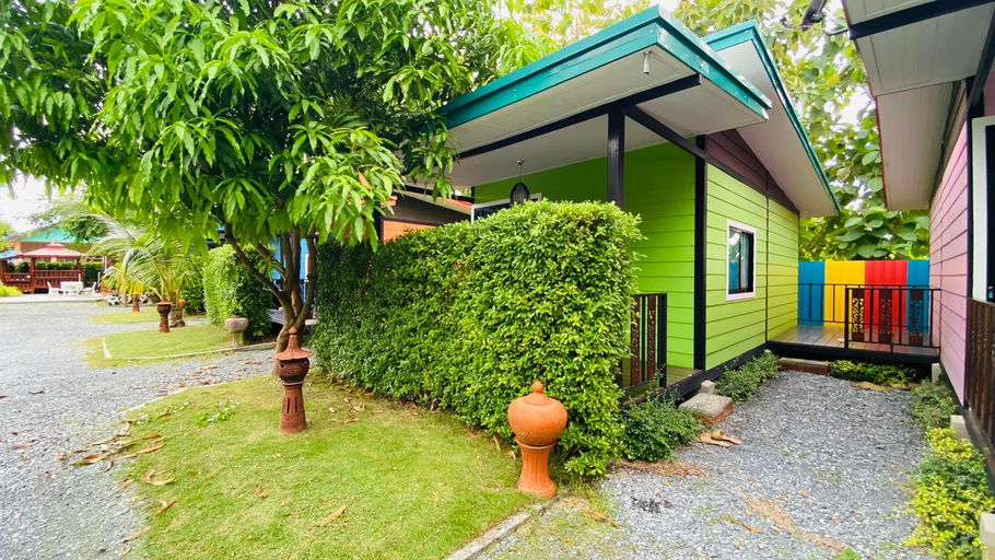 Exterior 7