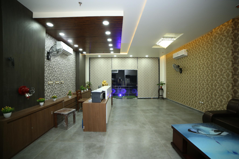 Others 3, Hotel Devens, Jaipur