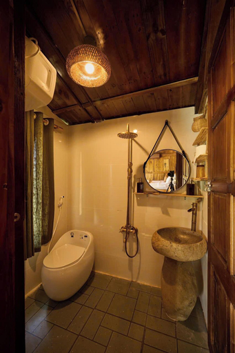 Bathroom 4, Mat Retreat, Ba Vi