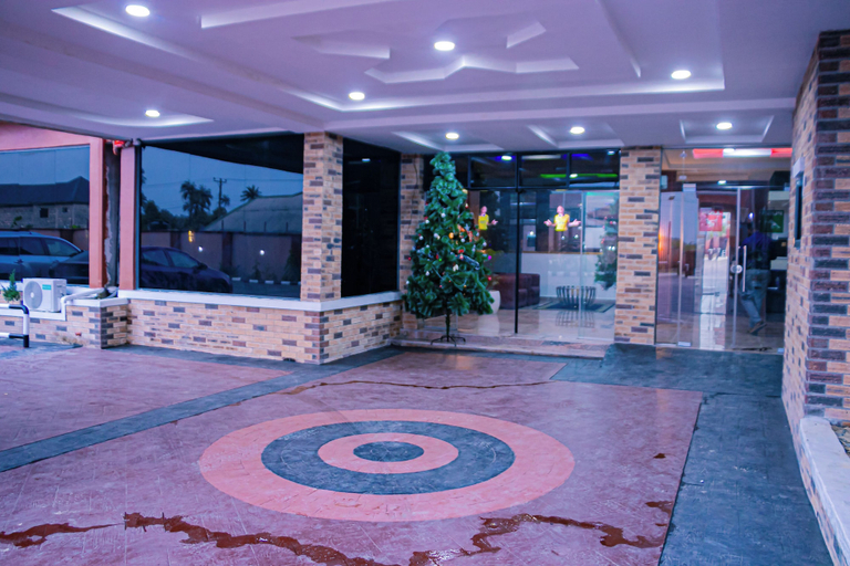 Others 5, Boulevard Beechnut Hotel, Warri, Uvwie