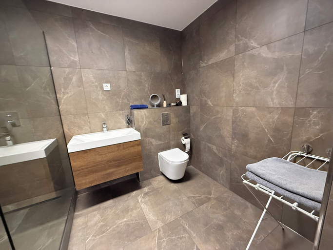 Bathroom 4, Modern House Gehrden 2, Region Hannover