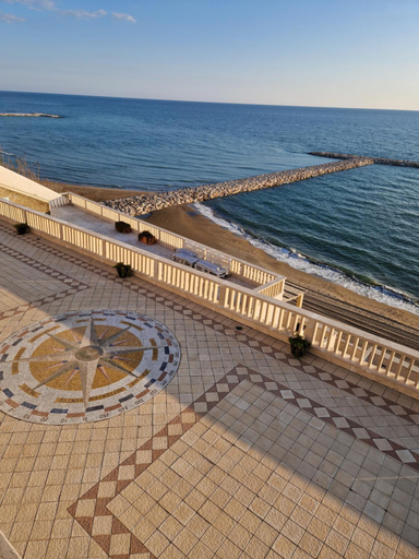 Others 5, Il paradiso sul mare, Rome