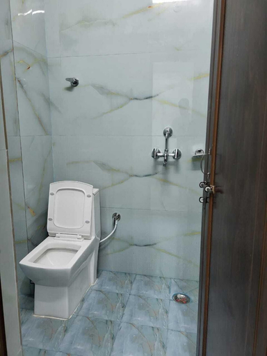 Bathroom 4, Shekhar Palace, Varanasi