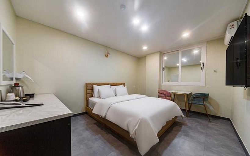 Bedroom 2, Mokpo Nine Self Check-in Hotel, Muan