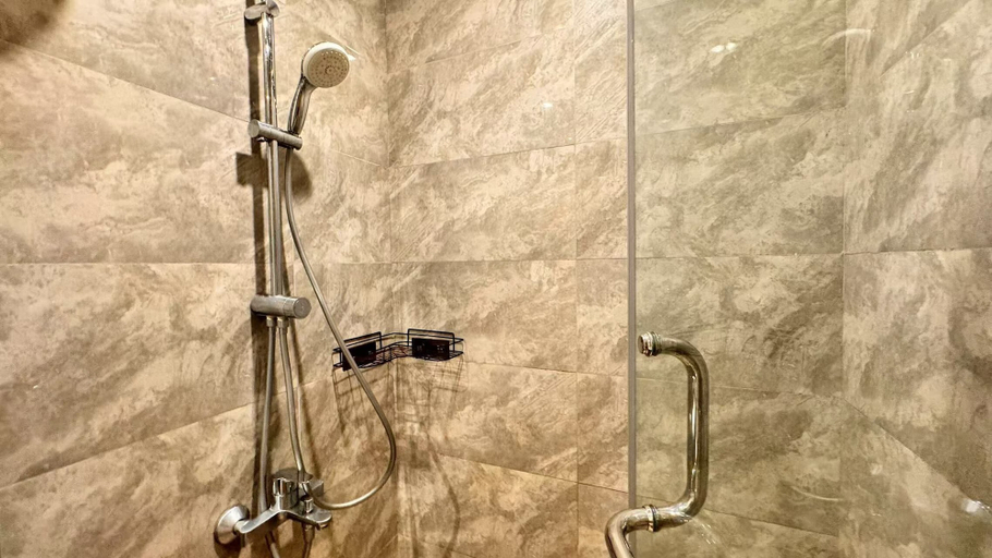 Bathroom 26