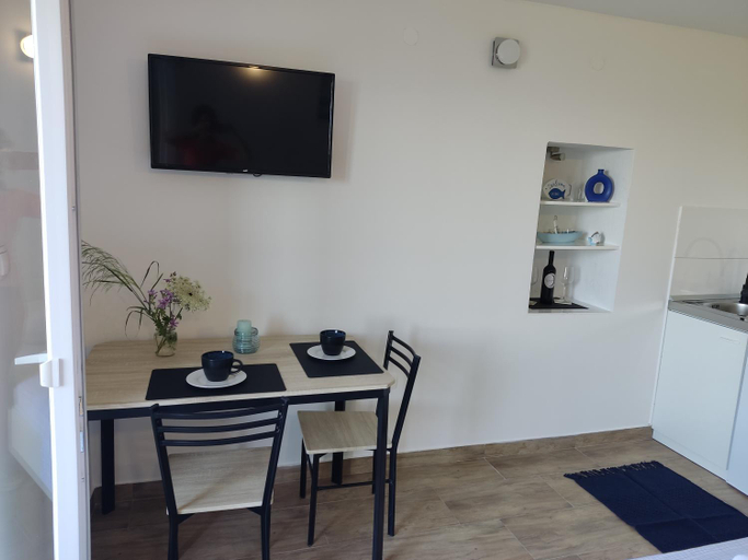 Others 4, Apartment Zagalo, Jelsa