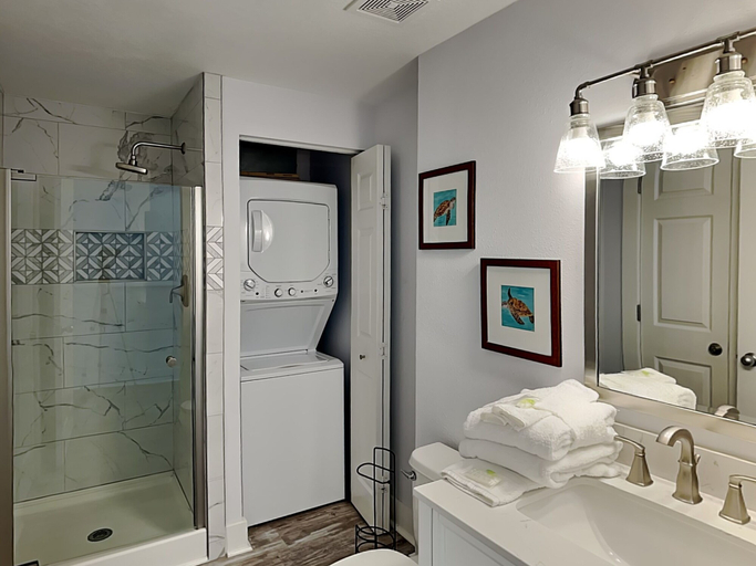Bathroom, Majestic Sun #1008A by Southern Vacation Rentals, Walton