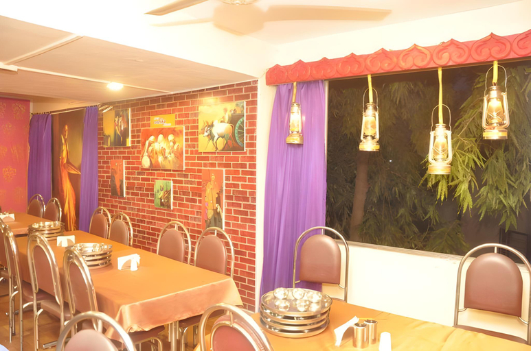 Food & Drinks 4, Hotel Radhika Palace, Satara