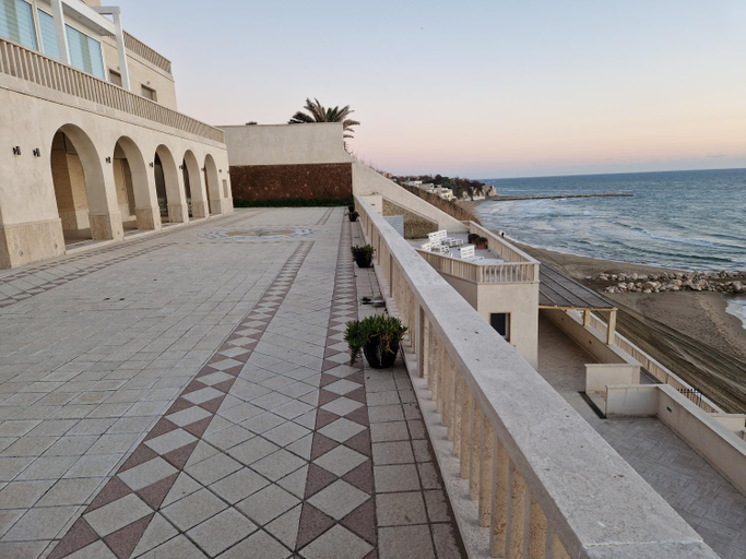 Others 4, Il paradiso sul mare, Rome