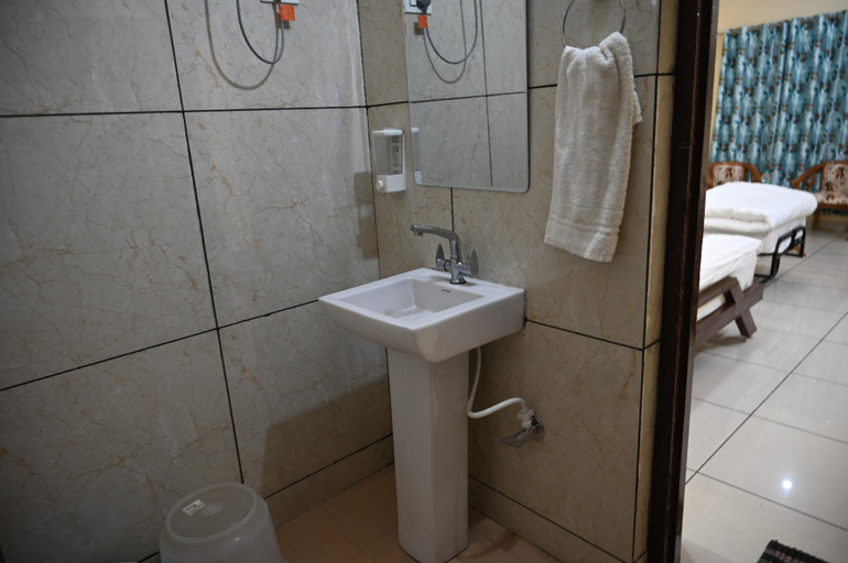 Bathroom 5, Shivlinga Villa, Uttarkashi