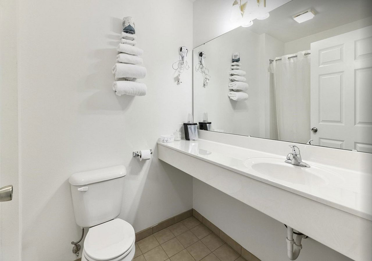 Bathroom, Red Bud Country Inn, Randolph