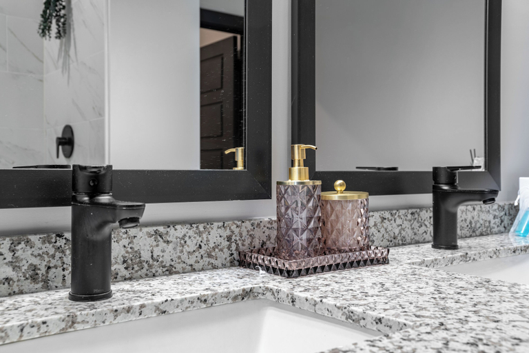 Bathroom 4, Bennet at Bullstreet, Richland