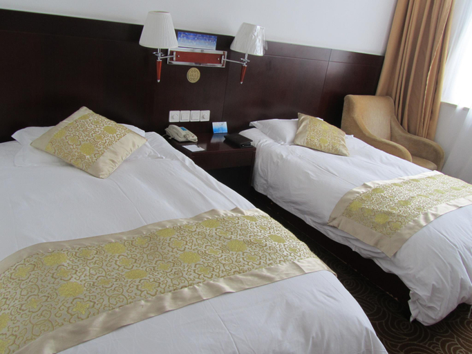 Bedroom 2, Huangshan Baiyun Hotel, Huangshan