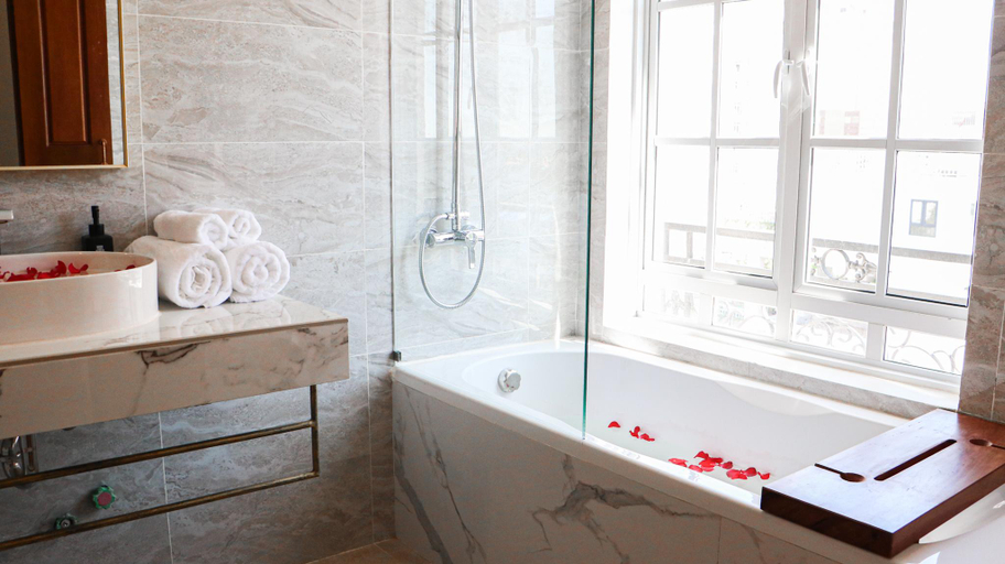 Bathroom 9