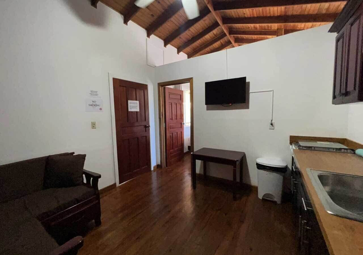 Living area 2, Eastern Harbor Resort, Utila