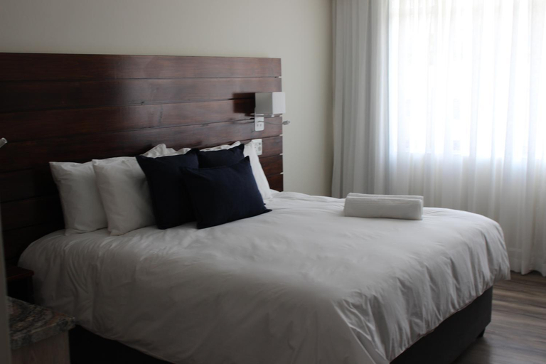 Luxe-Molen Boutique Hotel, Chris Hani