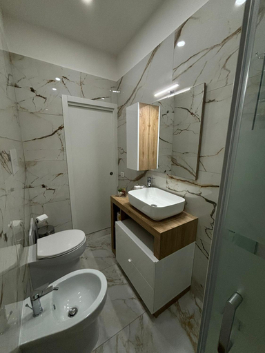 Bathroom 3, Little Dreams, Caserta