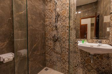 Bathroom 29