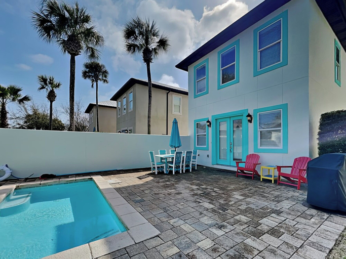 Villa Del Carmen, Walton