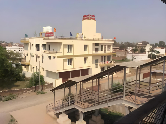 Hotel yash palace, Satna