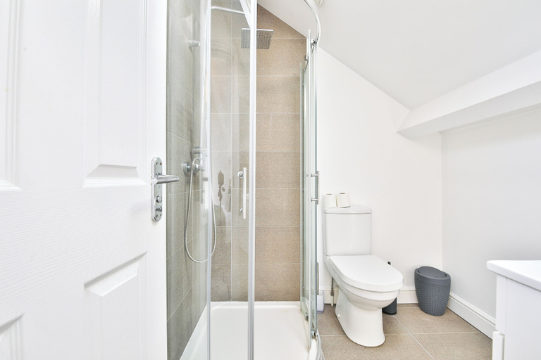 Bathroom 3, 3 Bed Duplex in Central Pontcanna, Cardiff