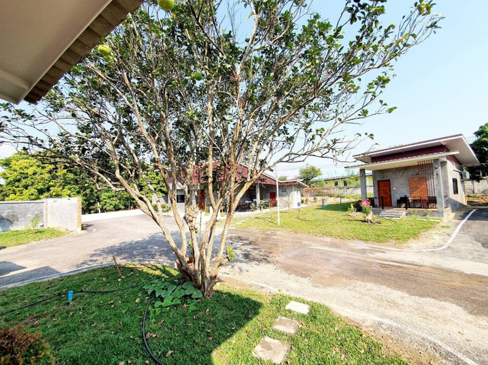 Exterior & Views 1, B Tel Chomthong Resort Chiang Mai, Chom Thong