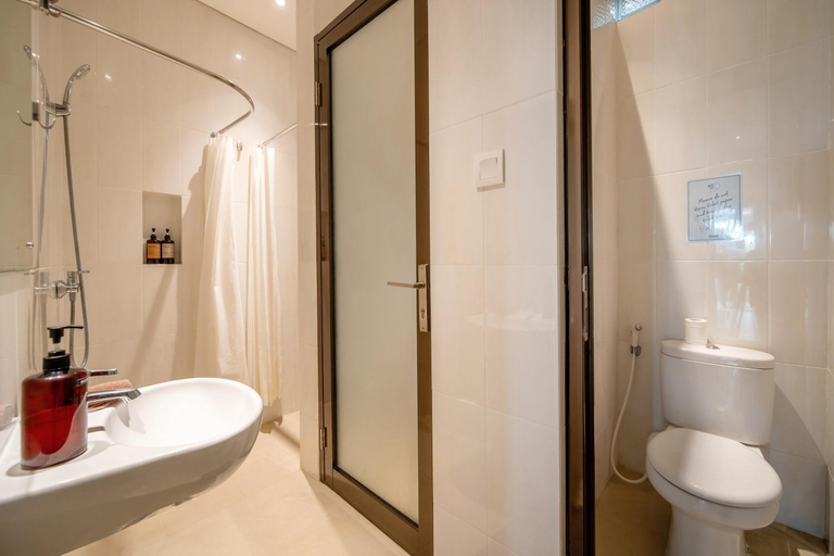Bathroom 25