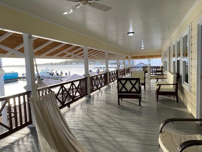 Terrace/patio 5, Eastern Harbor Resort, Utila