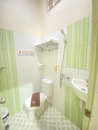 Bathroom 7