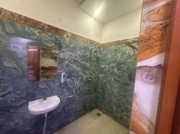 Bathroom 3, Blue Sky Hotels and Banquets, Kanpur Nagar