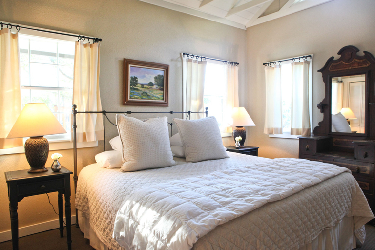 Bedroom 3, Hoffman Haus, Gillespie