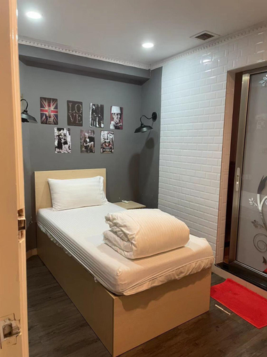 Bedroom 13