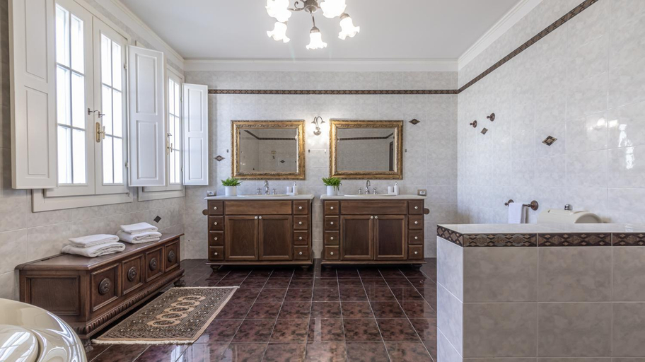 Bathroom 4, Villa Petrone - Luxury Home tra Bologna e Modena - Wi-Fi, Biliardo, Jacuzzi privata, Modena