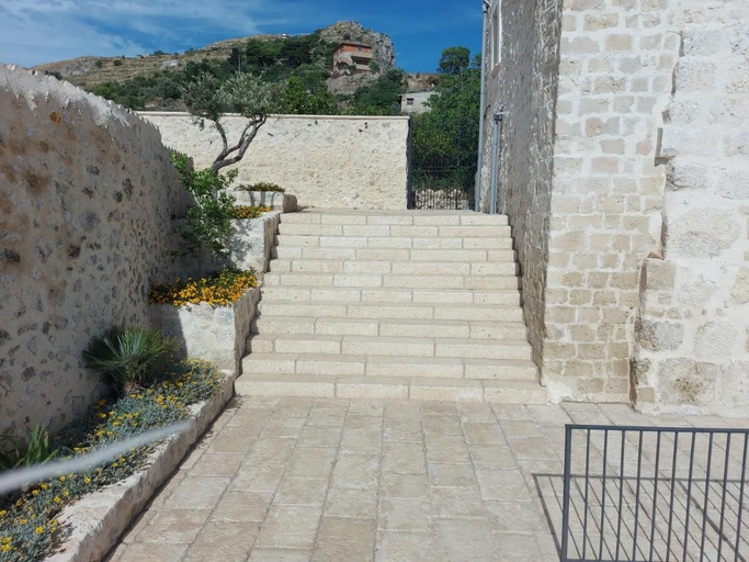 Others, Masseria Torre Saracena, Agrigento