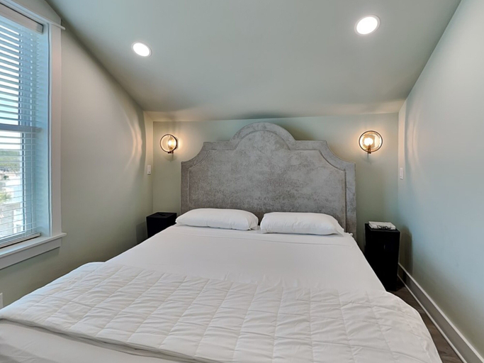 Bedroom 3, Breezy Beach by Resort Collection, Bay