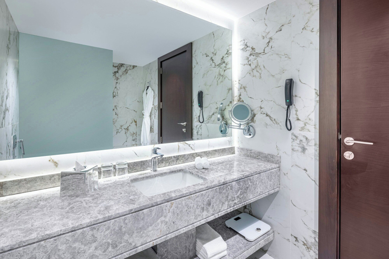 Bathroom 4, Four Points By Sheraton Jeddah King Fahd Road, Jeddah