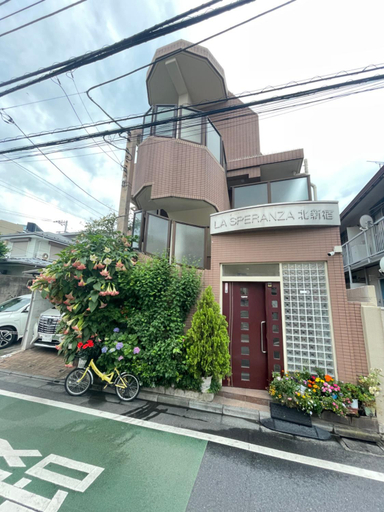 Shinjuku house-folding triple room