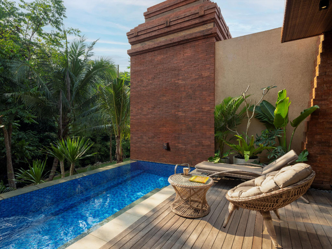 Swimming Pool 19