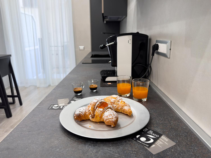 Others 4, Al Civico3 Home & Suites, Salerno