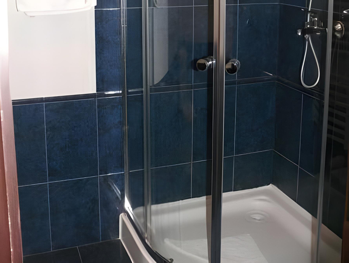 Bathroom 4, Diana Palace, Yambol
