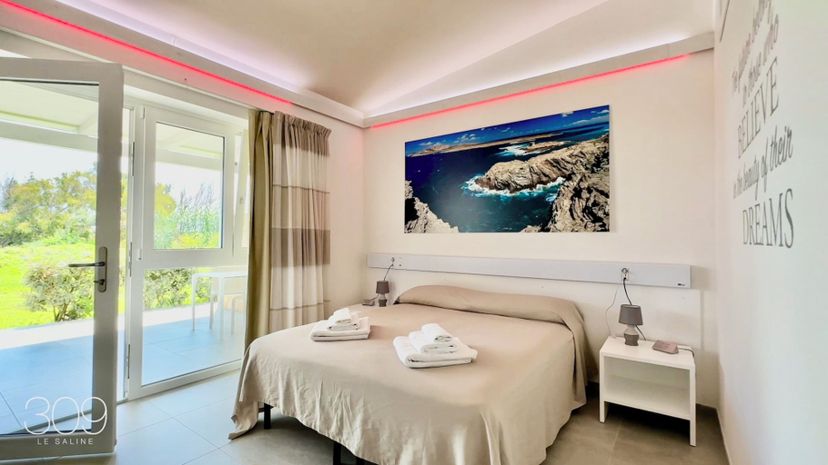 Bedroom 3, Hotel with swimming pool near Stintino, Sassari