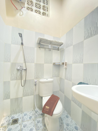 Bathroom 8