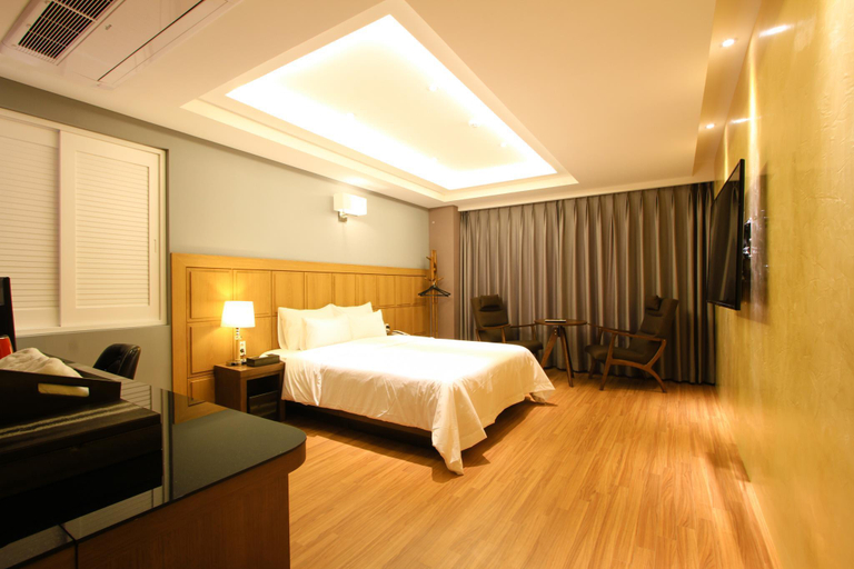 Bedroom 10