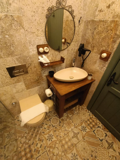 Bathroom 3, Pulinda Pansiyon, Söke