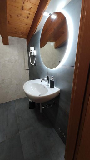 Others 5, Wine Resort, Udine