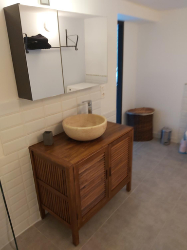 Bathroom 2, Un ecrin de verdure et plus.., Var