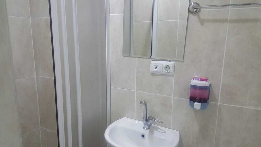 Bathroom 5, Lux Otel, Merkez