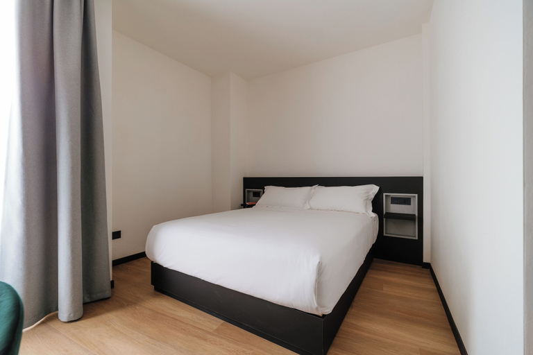 Bedroom 3, Aspio Hotel, Ancona
