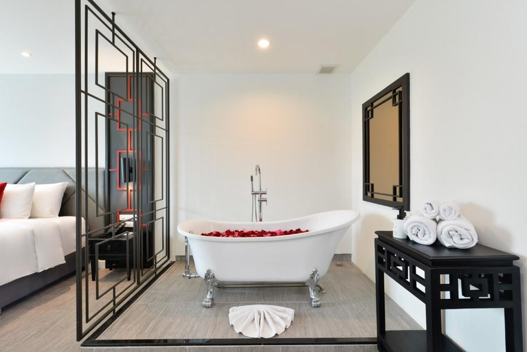 Bathroom 11