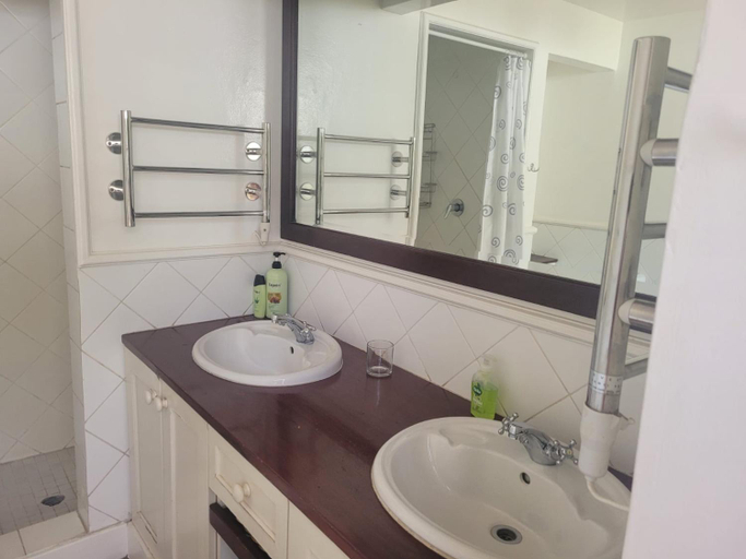 Others 5, Eden Guesthouse, City of Johannesburg